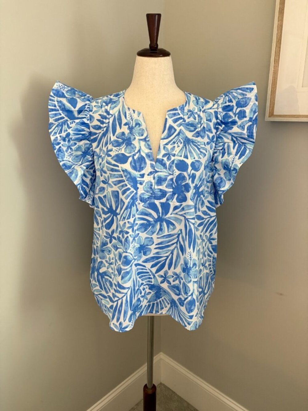 Crown & Ivy Plus Size 1X Ruffle Split Neck Woven Blouse Blue & White